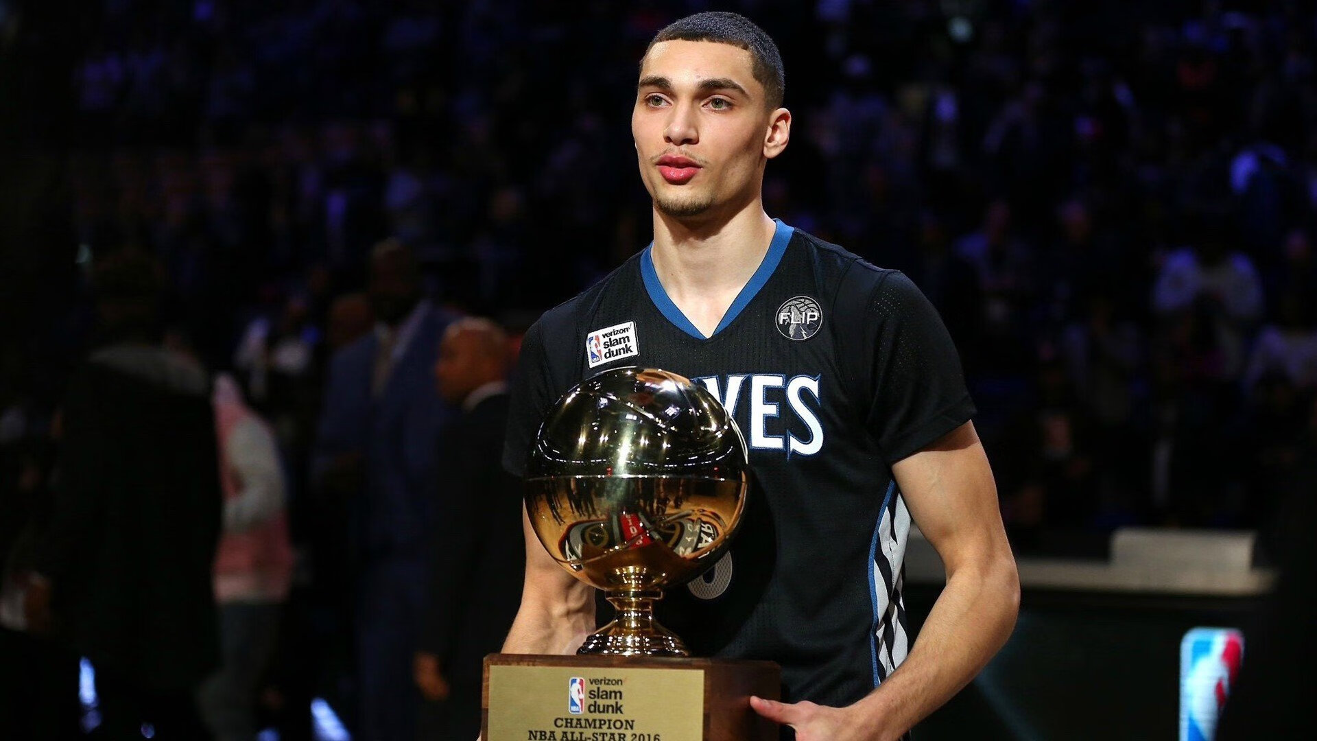 线上赌博-里昂外线爆发成转折点？申花回暖却遇拜仁复出首秀与NBA总决赛的意外联动