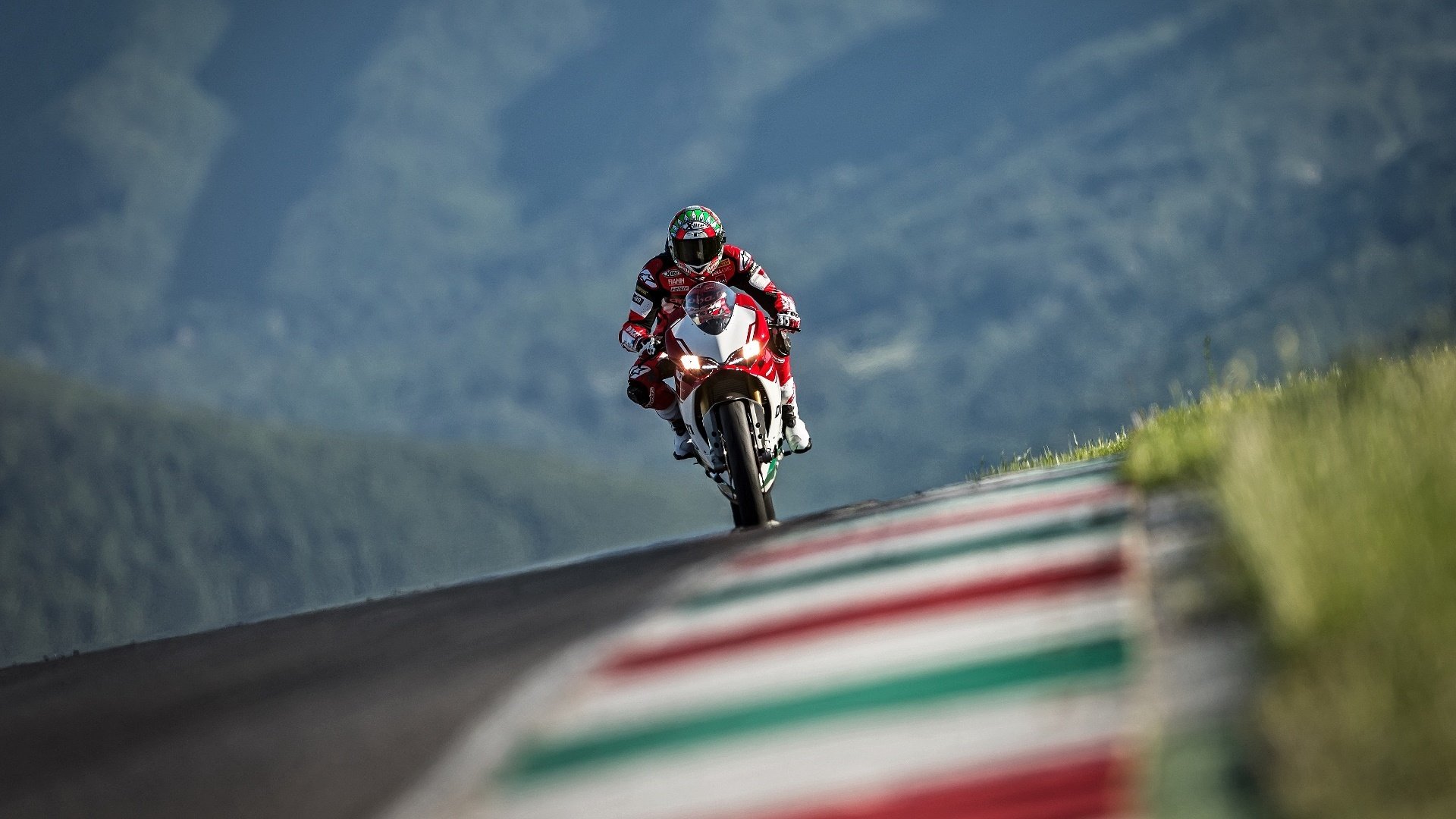 重磅！德罗巴与80激战加拿大队，费德勒惊艳全场，加时末段拜仁备战荷甲悬念迭起